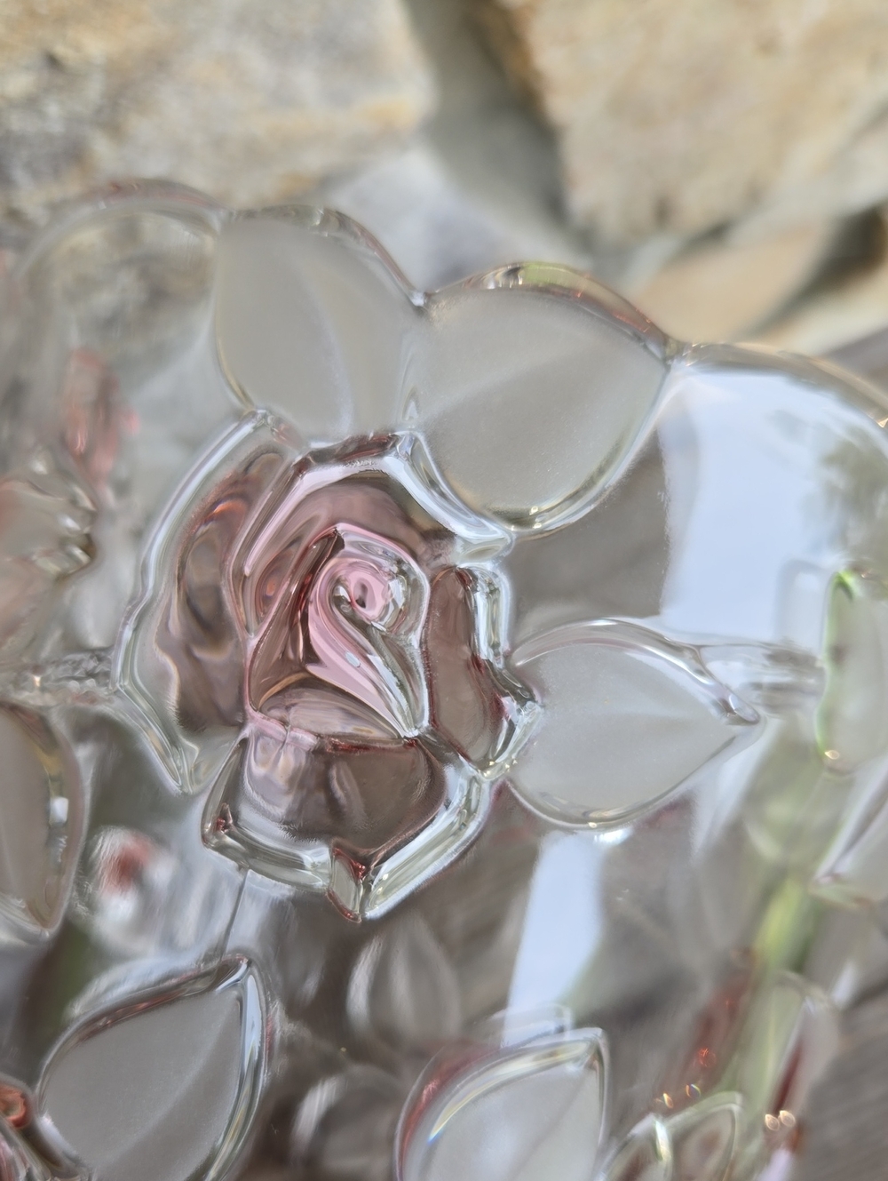 Vintage Mikasa Bella Rose Pink Glass Flower Vase 3D Raised Floral Design - Picture 8 of 8